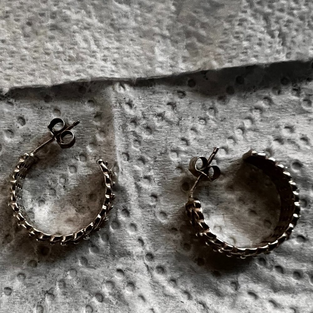 925 Sterling RJ Rope Hoop Pierced Earrings - Picture 3 of 5